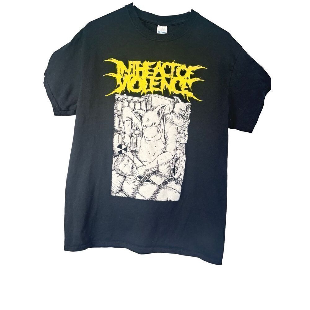 In the heat of violence graphic tee shirt size medium